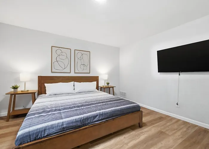 Millvale C Spacious And Cozy Private Bedroom With Shared Bathroom Homestay Pittsburgh